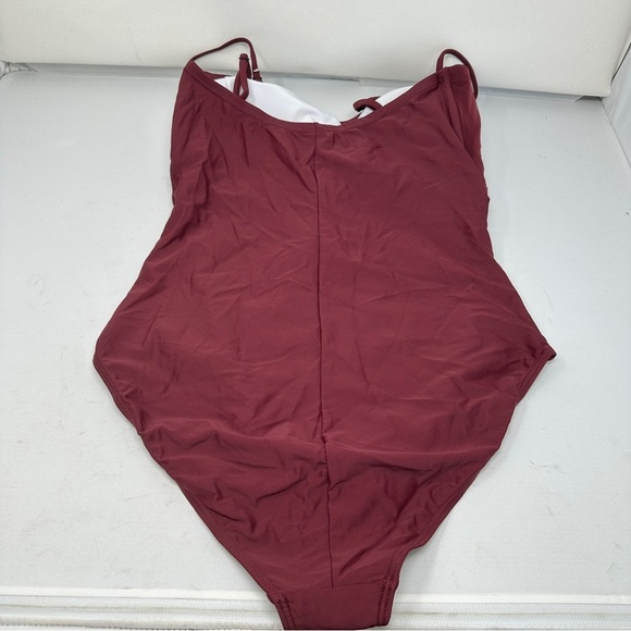 Venus Size 10 Merlot NWOT One Piece  Swimsuit Removable Straps Sexy Beach Cruise - Picture 10 of 10
